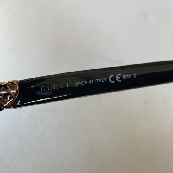 Authentic Sunglasses Gucci Made in Italy. - Picture 8 of 11